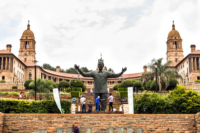 Estatua de Nelson Mandela